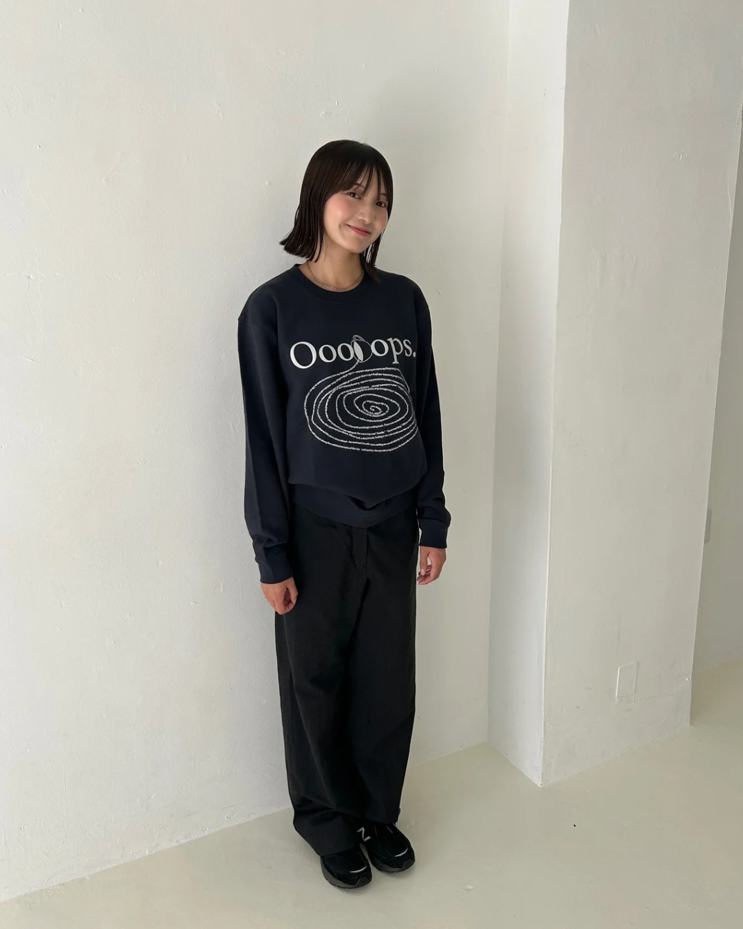 Navy)Spilling coffee sweat