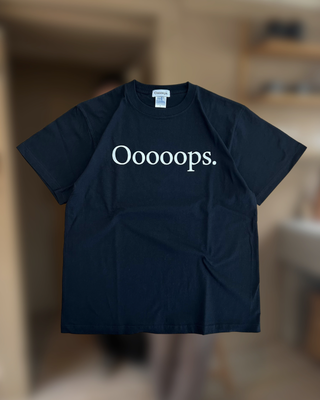 Black)Ooooops print tee