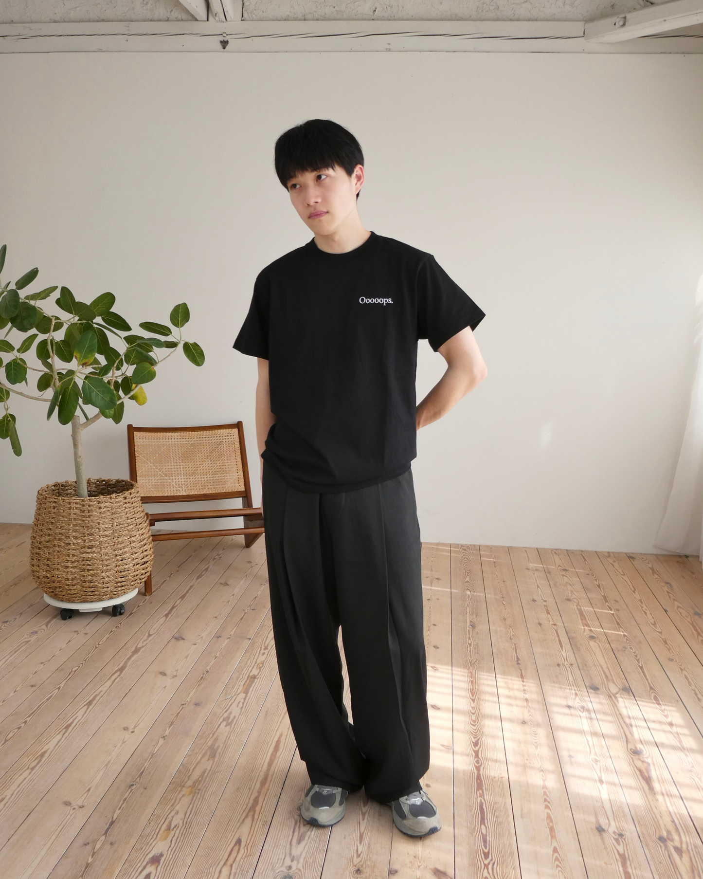 Black)Ooooops logo tee