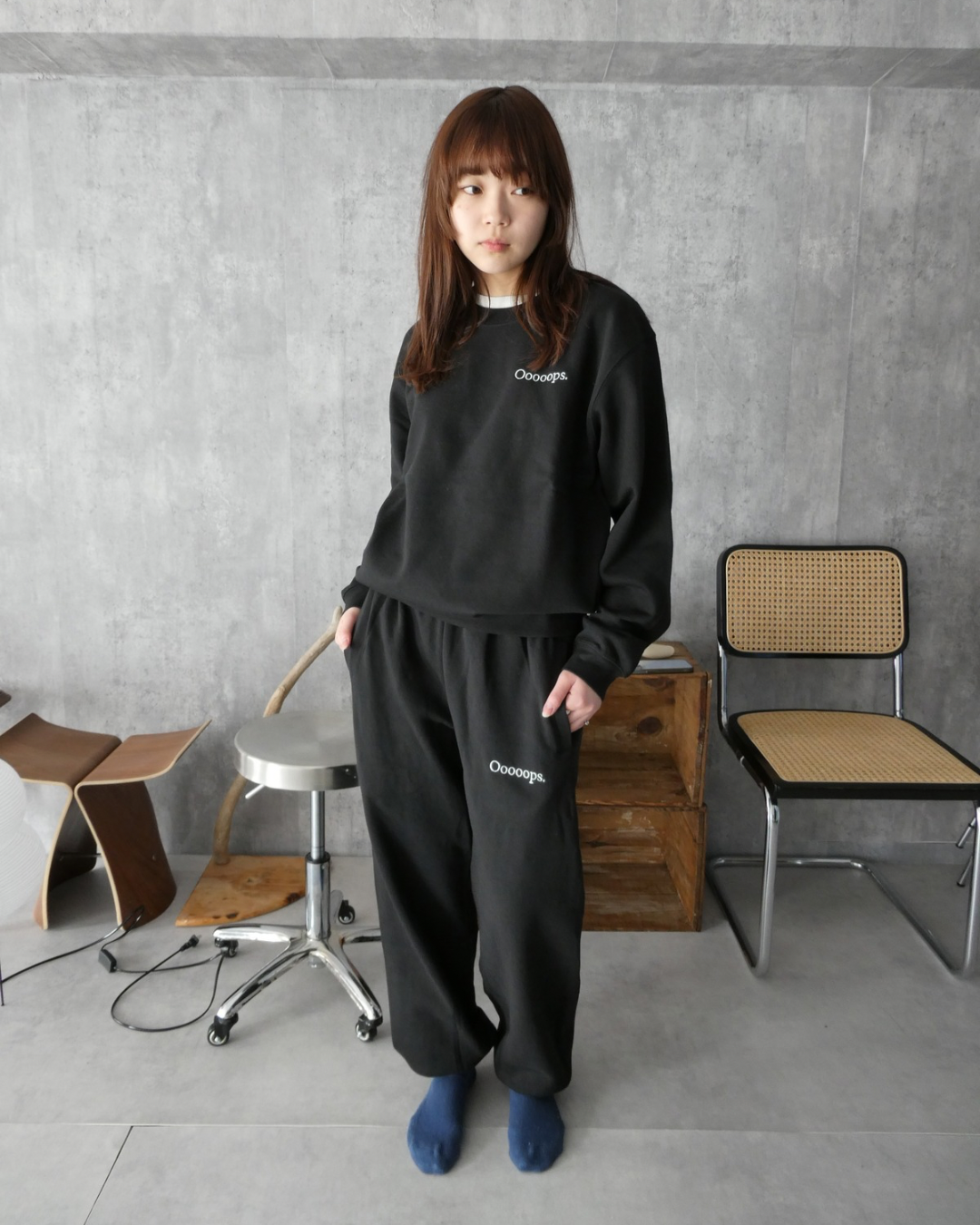 Black)Ooooops logo sweat pants