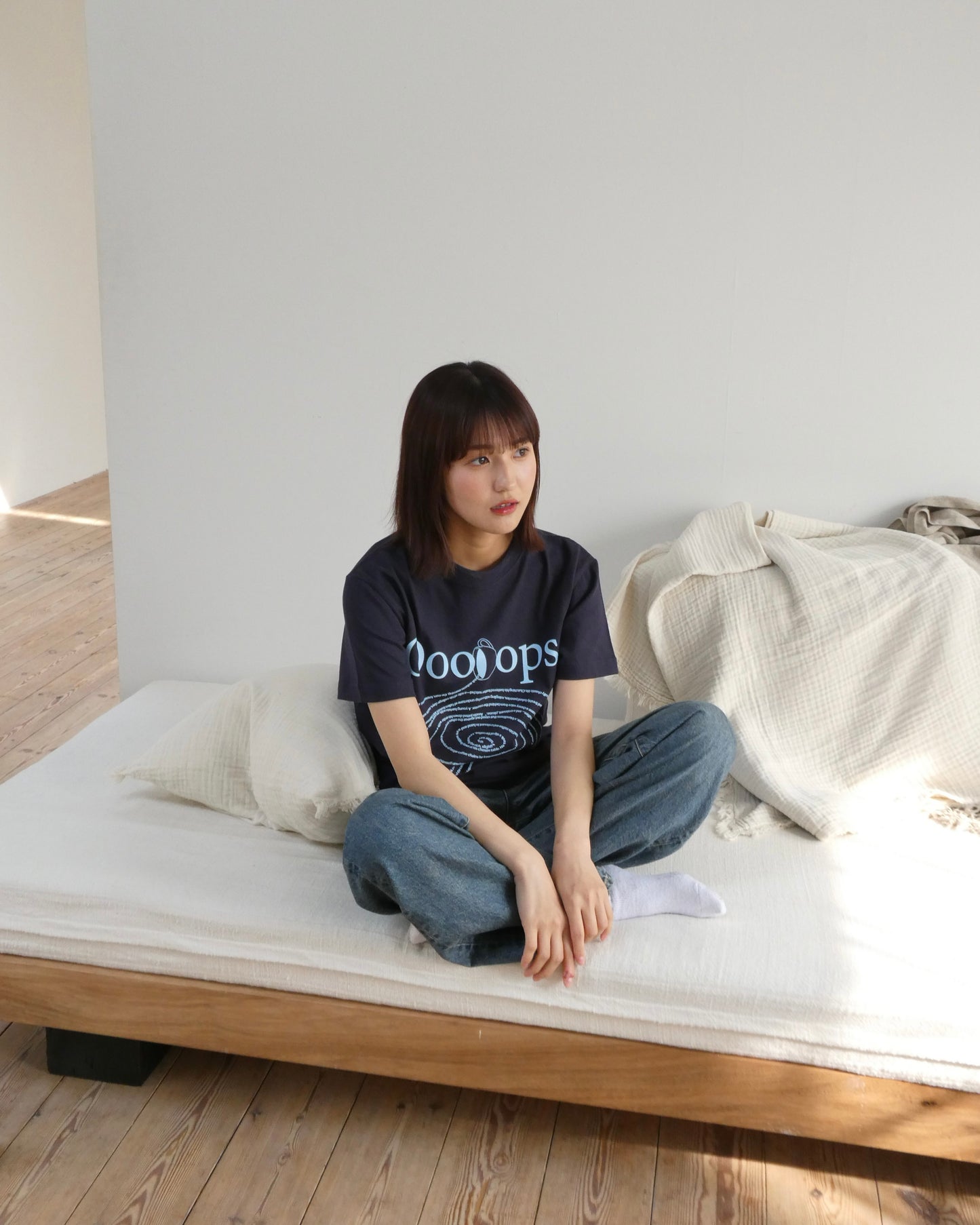 Navy_lightblue)Spilling coffee tee