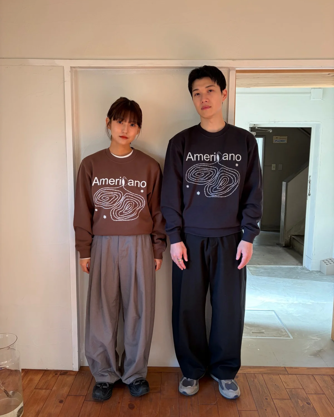 Navy)Americano spilling sweat