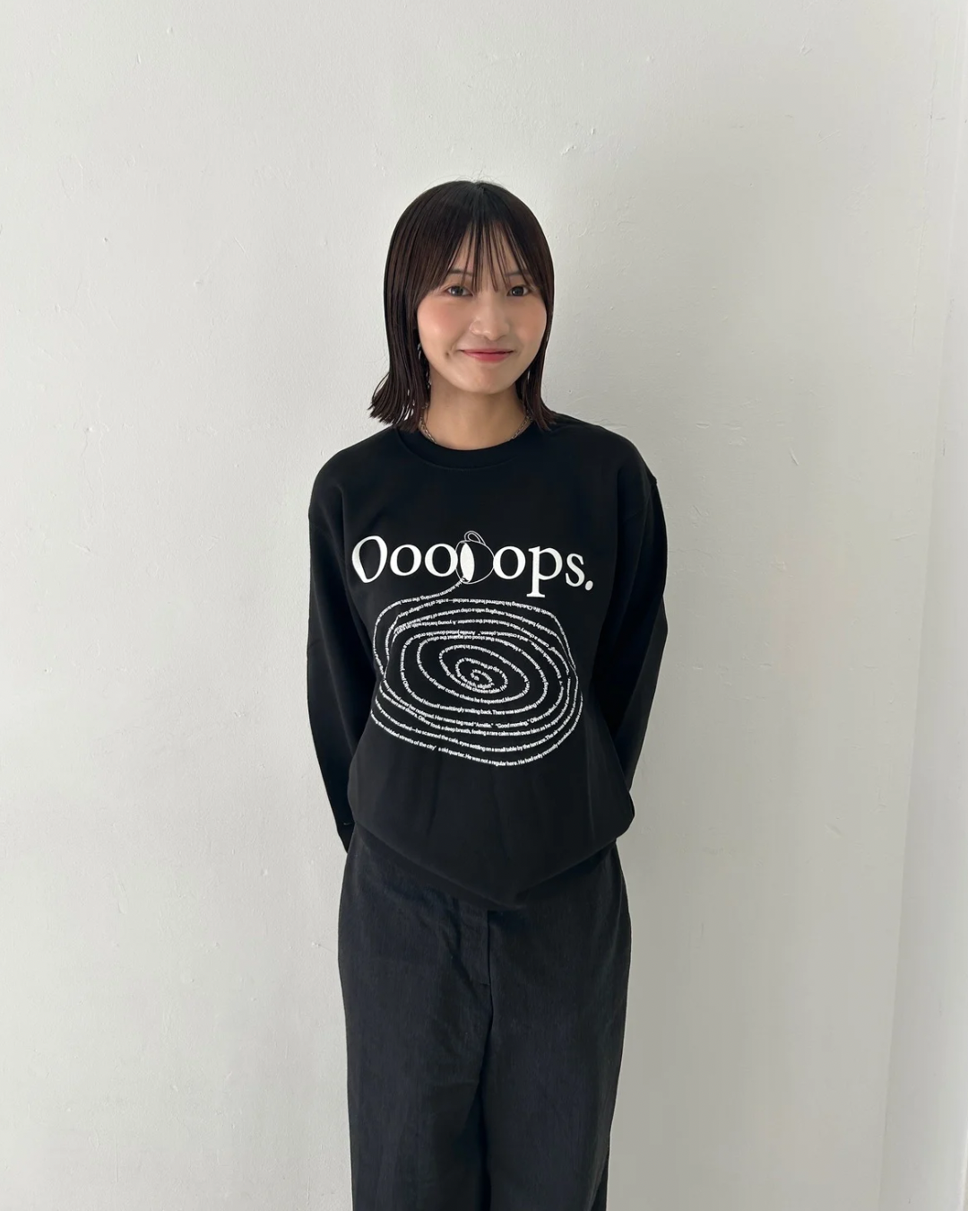 Black)Spilling coffee sweat