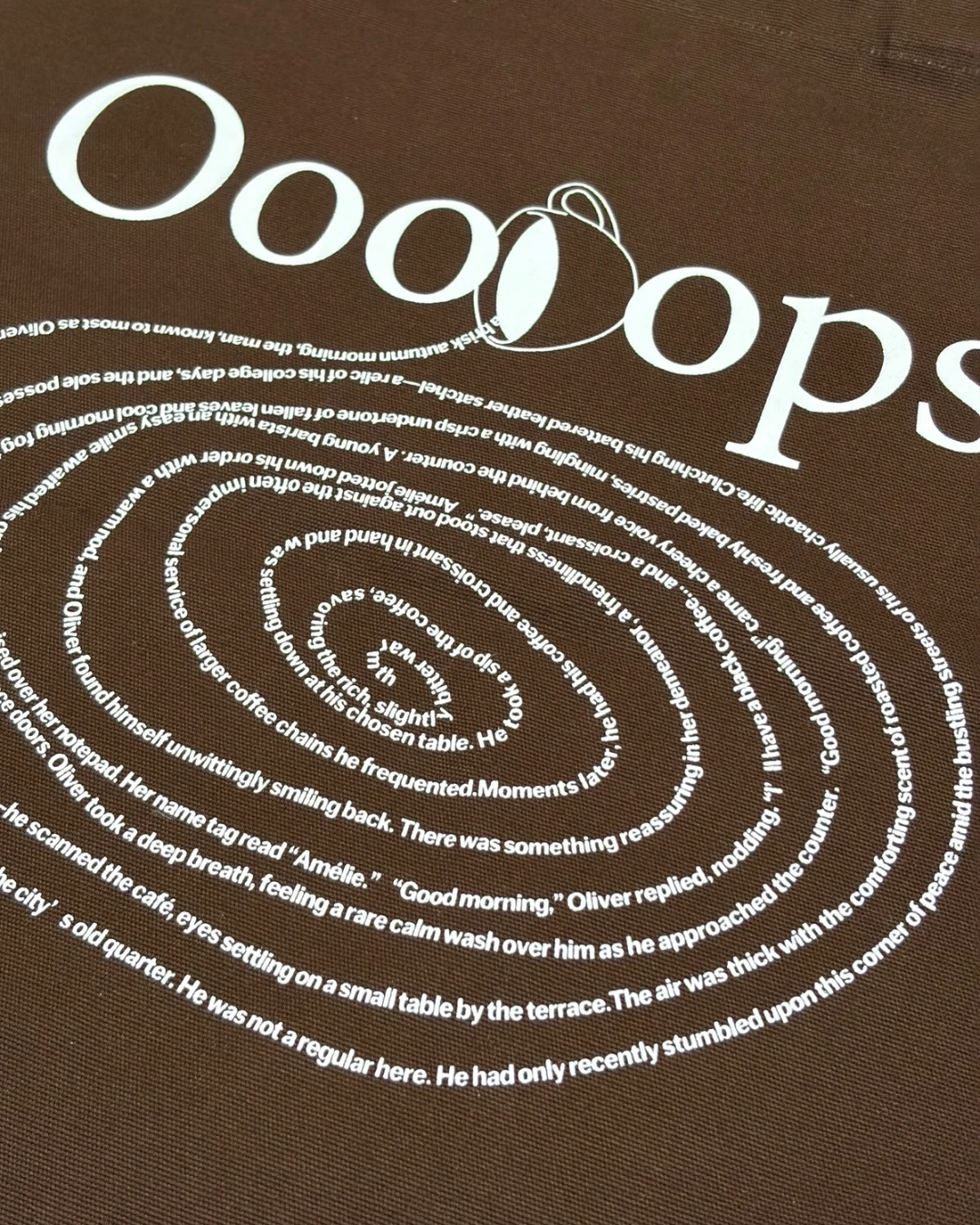 Brown)Canvas bag spilling coffee