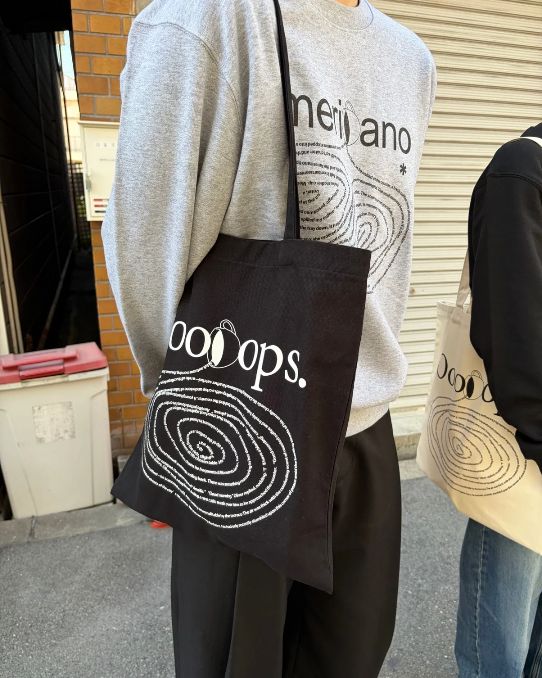 Black)Canvas bag spilling coffee