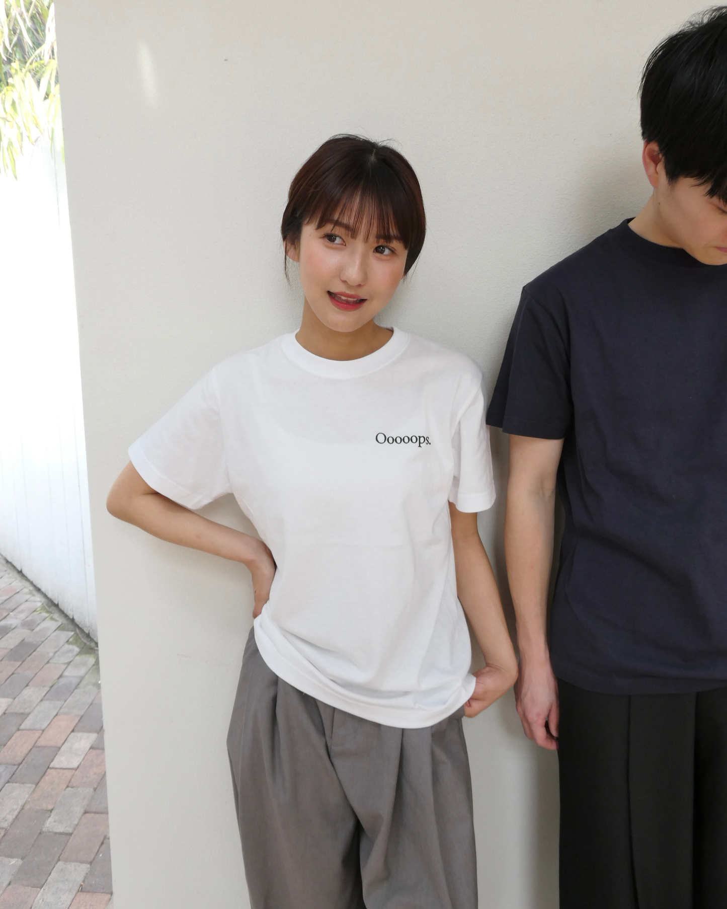 White)Ooooops logo tee