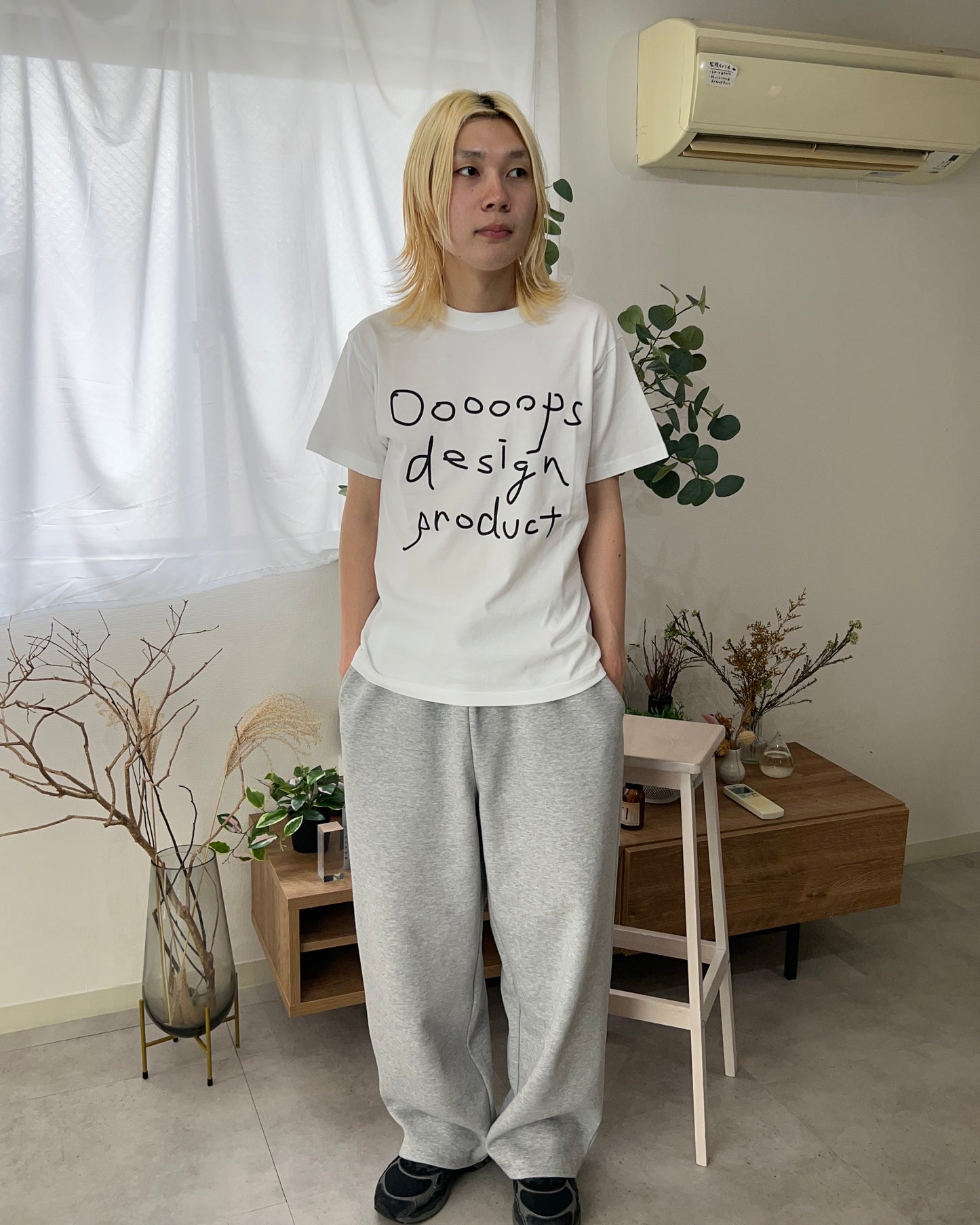 White)Ooooops handwritten tee