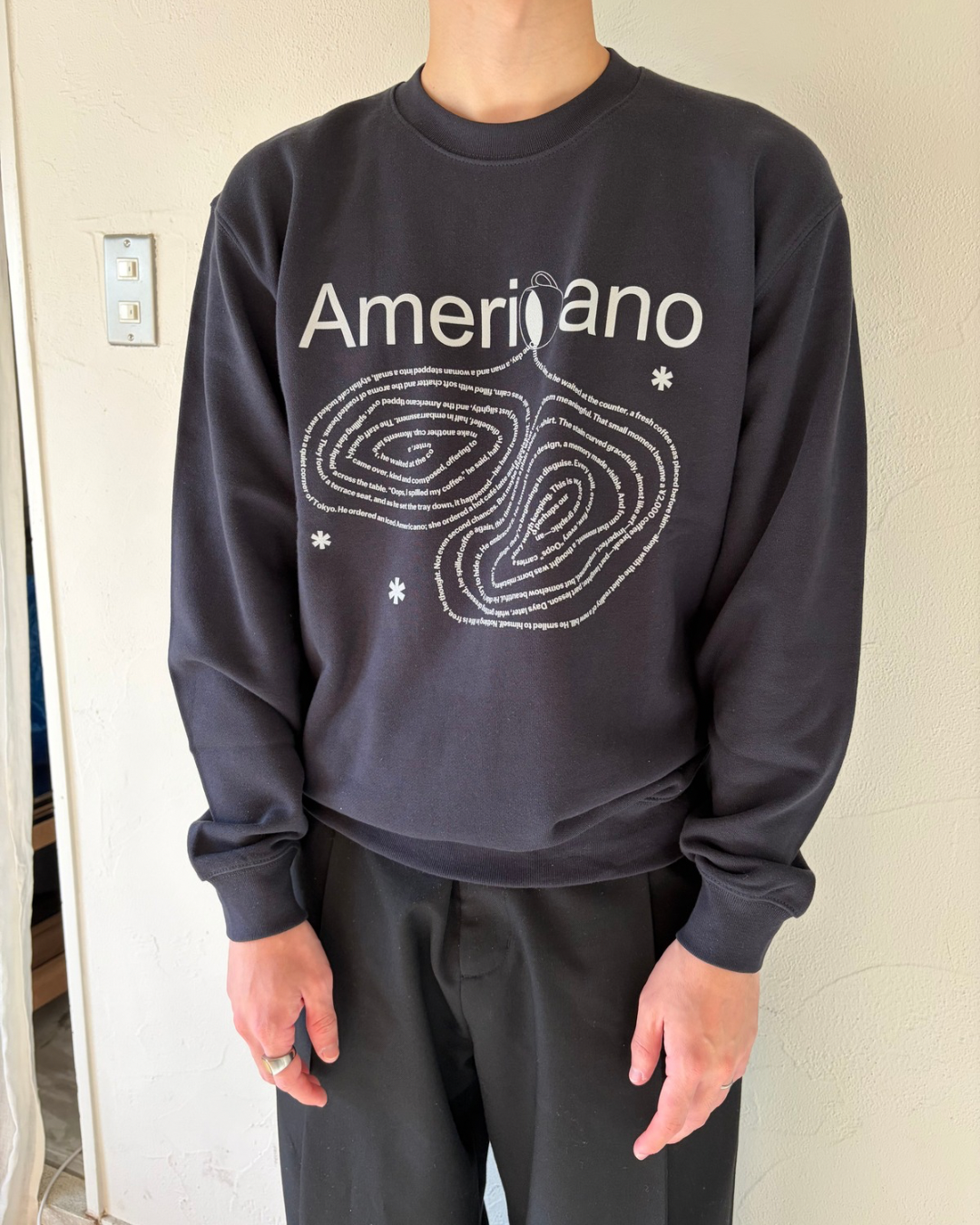Navy)Americano spilling sweat