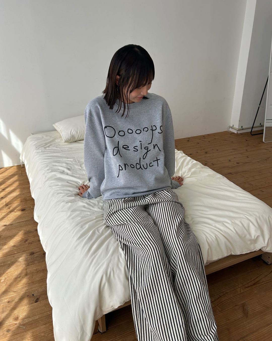 Gray)Ooooops handwritten sweat