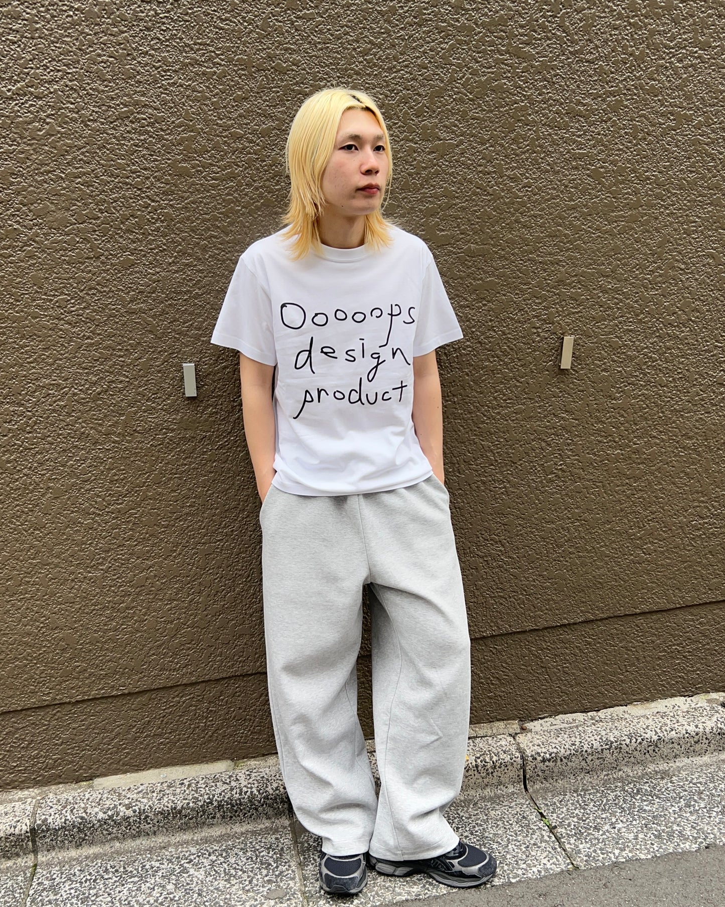White)Ooooops handwritten tee