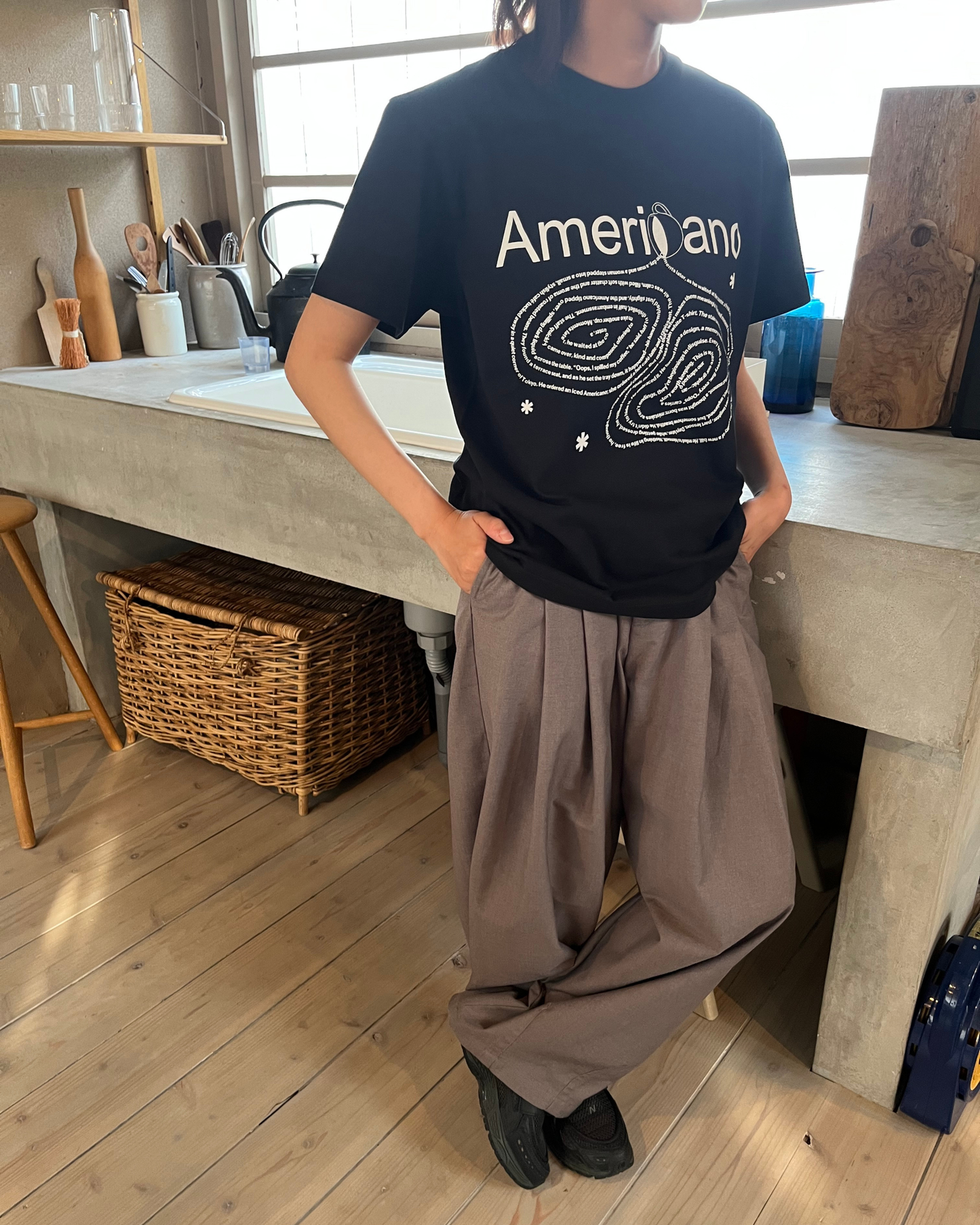 Navy)Americano spilling tee