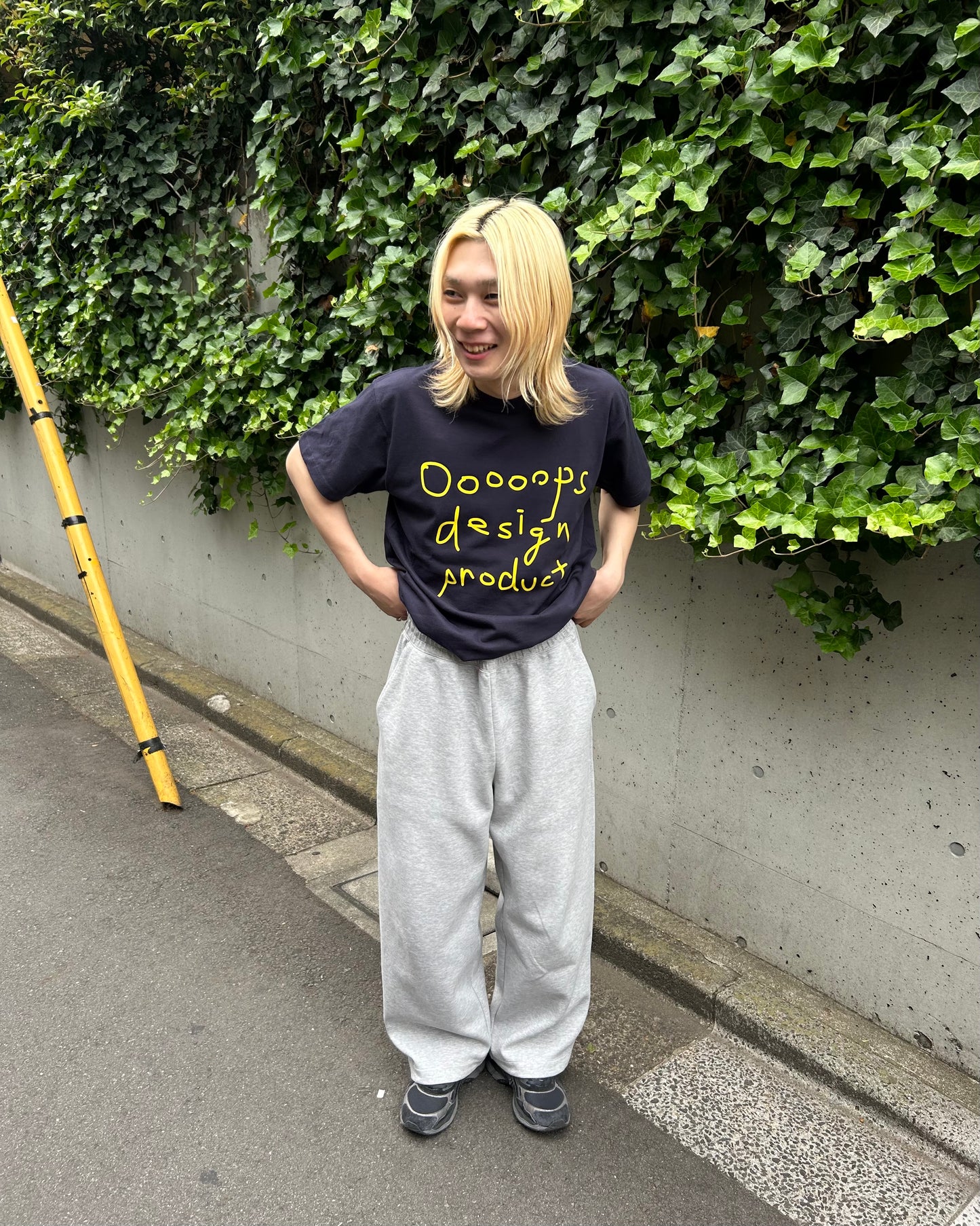 Navy)Ooooops handwritten tee