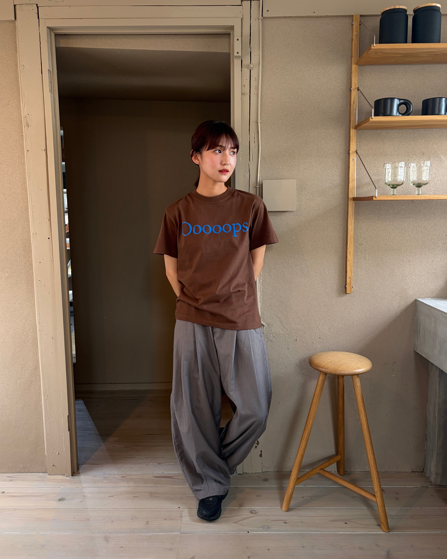 Brown_lightblue)Ooooops print tee