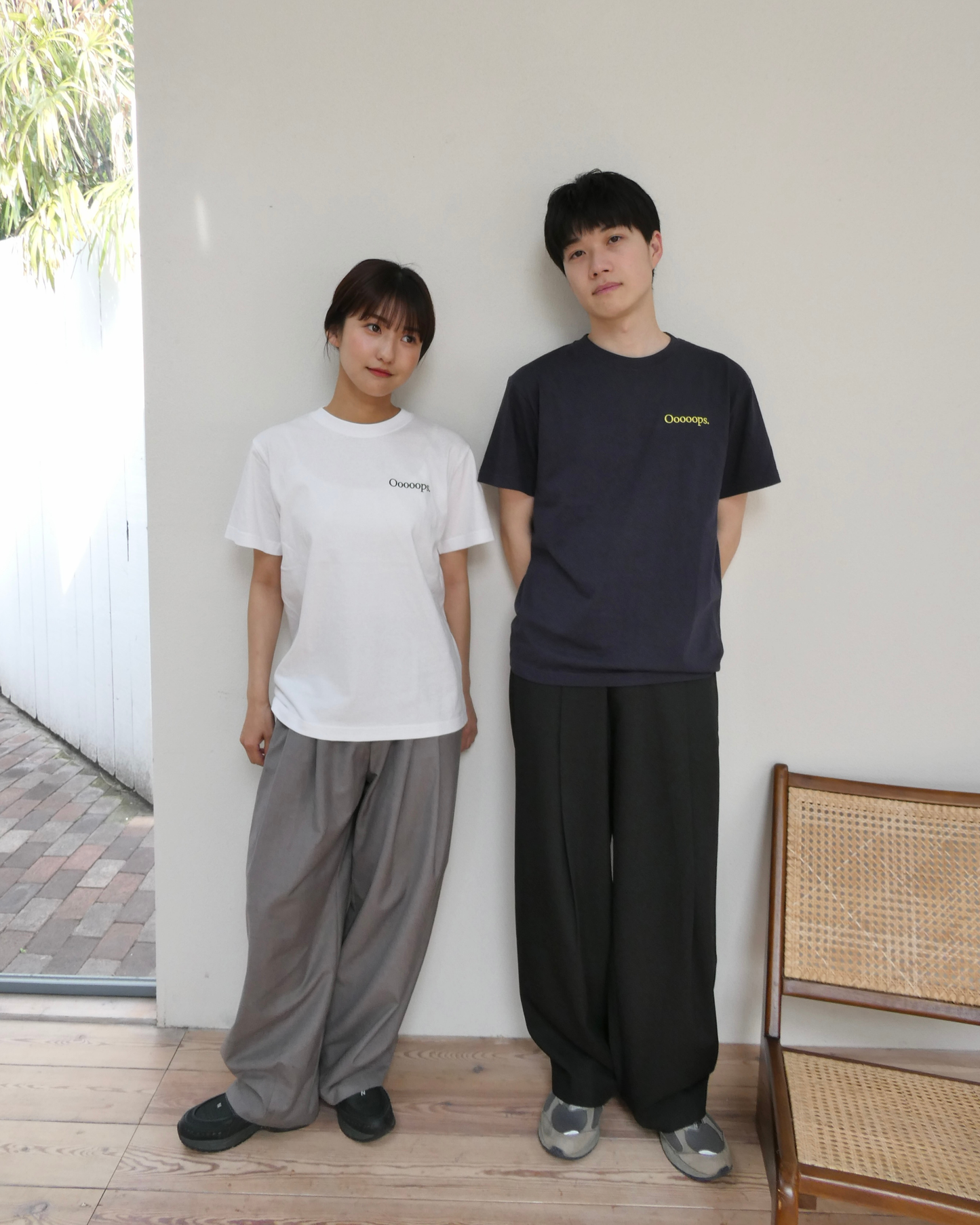 White)Ooooops logo tee