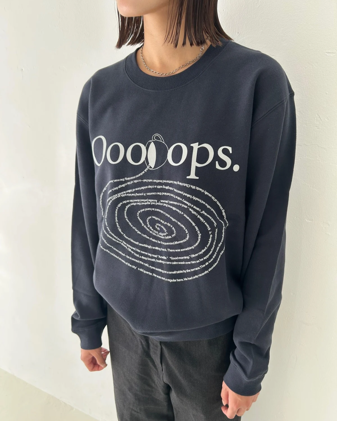 Navy)Spilling coffee sweat