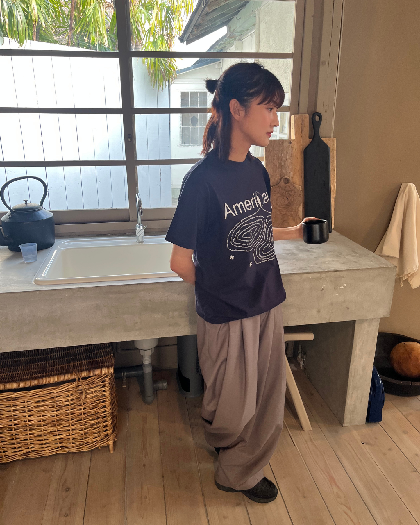 Navy)Americano spilling tee